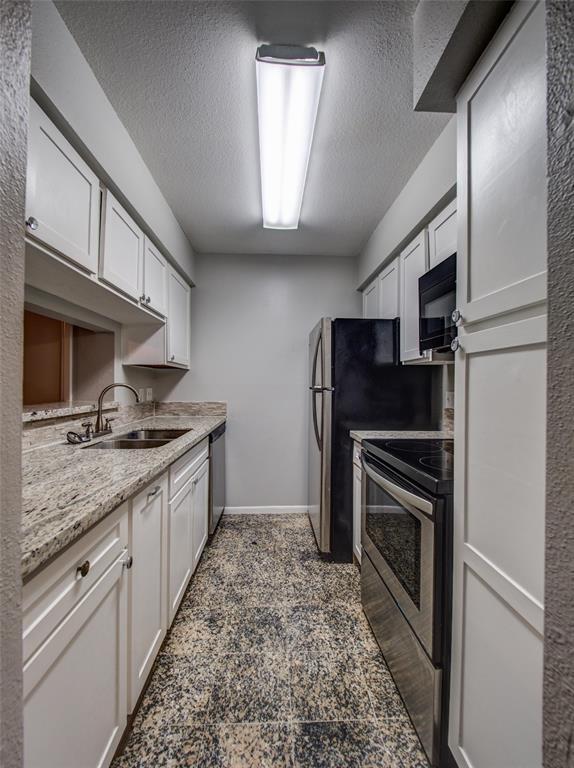 Building Photo - 3075 Walnut Bend Ln