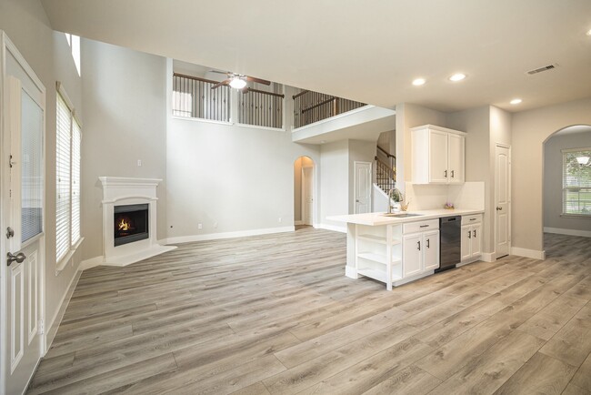 Building Photo - 210 Black Swan Pl