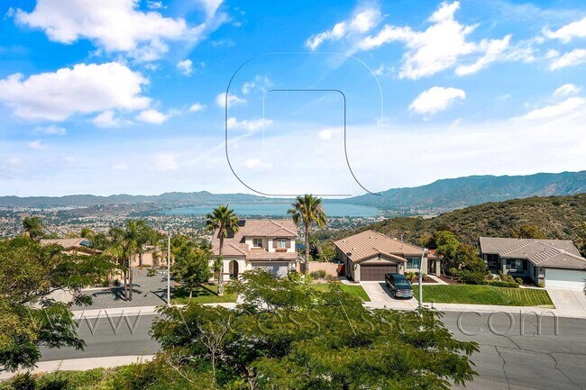 Building Photo - Large 4 Bed/3 Bath Home with an Incredible View!
