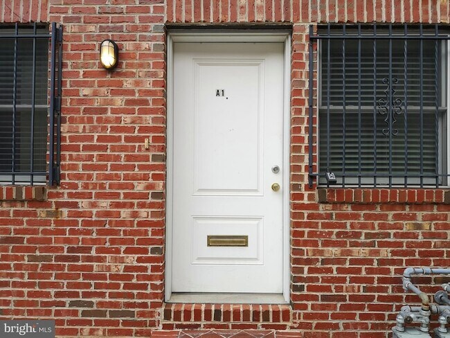 Building Photo - 1223-25 Wood St