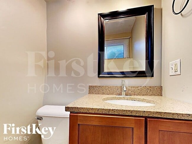 Building Photo - 1154 Rathbone Ave