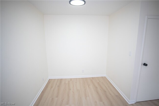 Building Photo - 112 Chestnut St