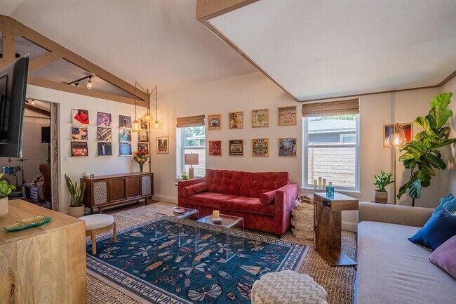 Building Photo - 5200 St Georges Green