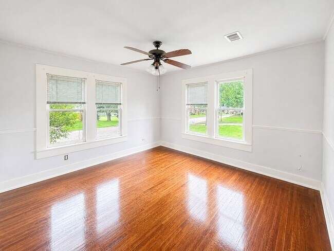 Building Photo - 509 N Peachtree St