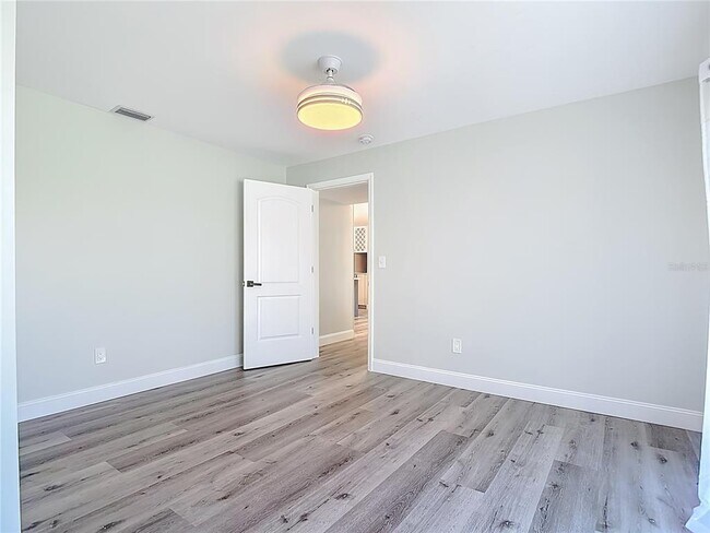 Building Photo - 620 N Barfield Dr