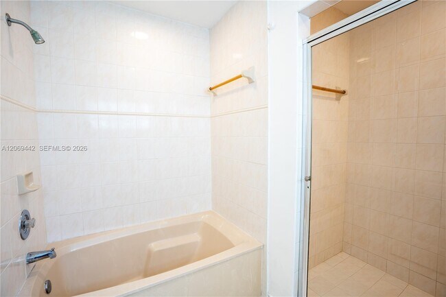 Building Photo - 9124 SW 156th Ct
