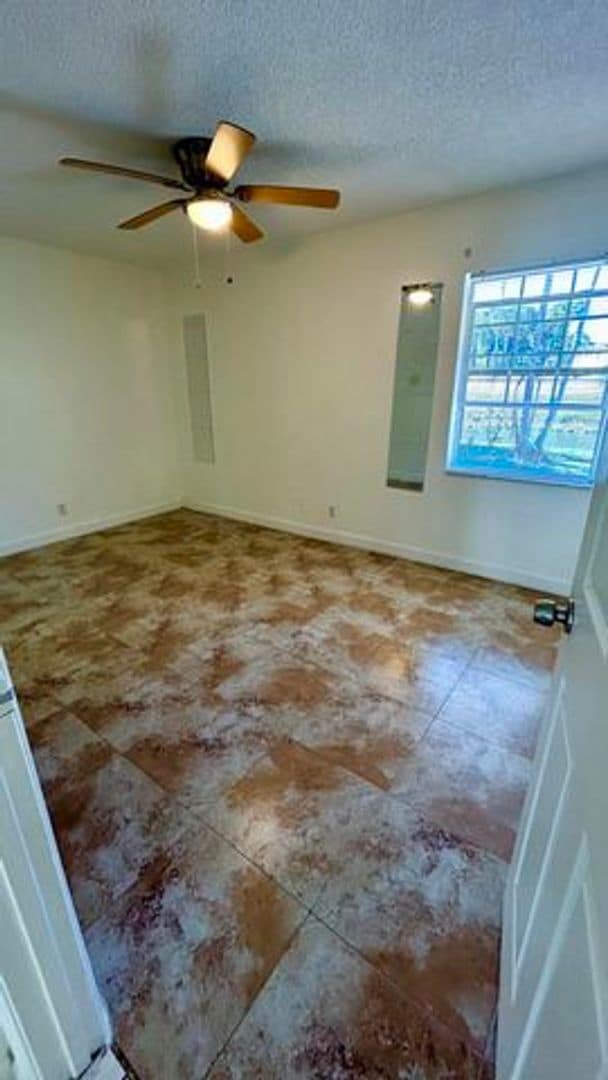 Building Photo - 141 Plumage Ln