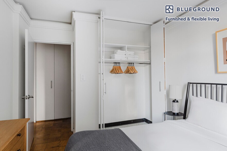 Building Photo - 230 W 55th St