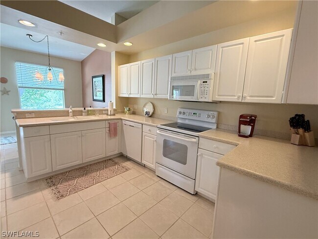 Building Photo - 3555 Laurel Greens Ln N