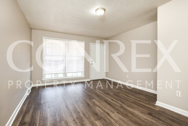 Building Photo - Spacious 5 Bedroom in Charleston!