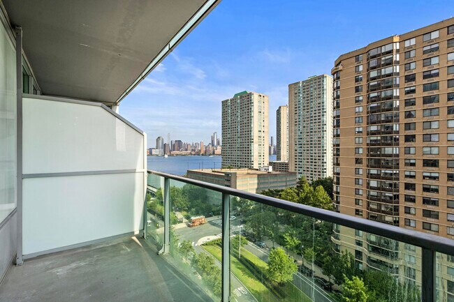 Building Photo - 20 Newport Pkwy
