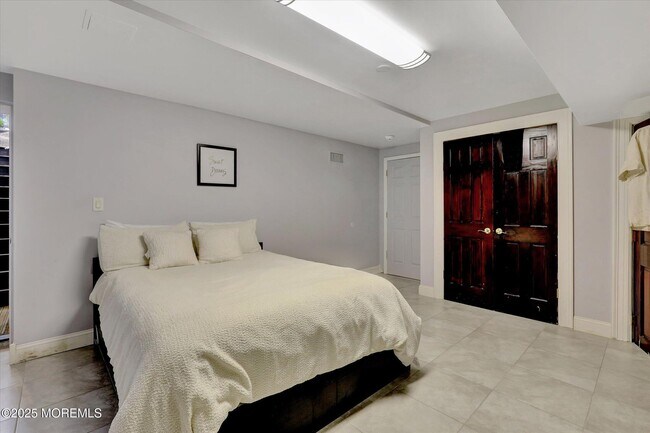 Building Photo - 13 Valley Forge Rd