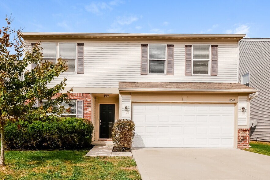 Primary Photo - 8042 Grove Berry Way