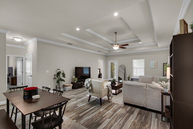 Building Photo - "Charming 3-Bed Home in Mary Esther with $200.00 Off First Full Month's Rent!"