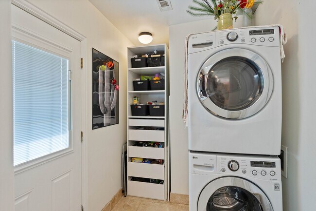 Building Photo - 1119 W 30th St