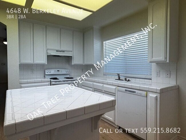 Building Photo - 4648 W Berkeley Ave