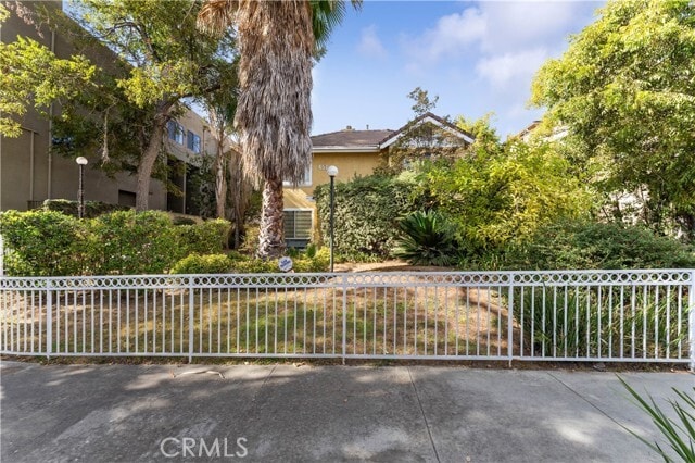 Building Photo - 451 S Oakland Ave