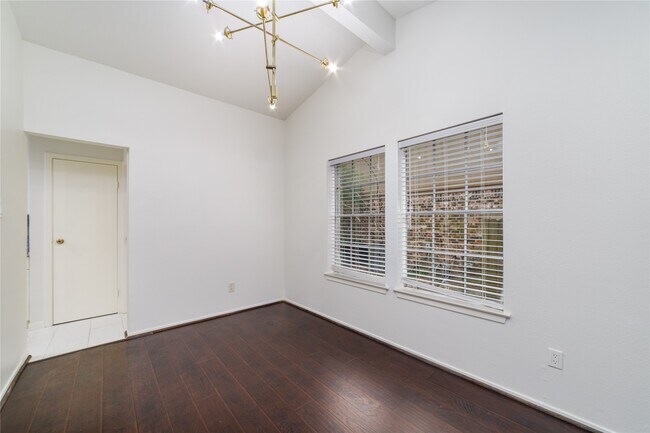 Building Photo - 26 S White Pebble Ct