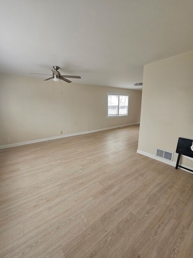 Building Photo - 2502 Ash St