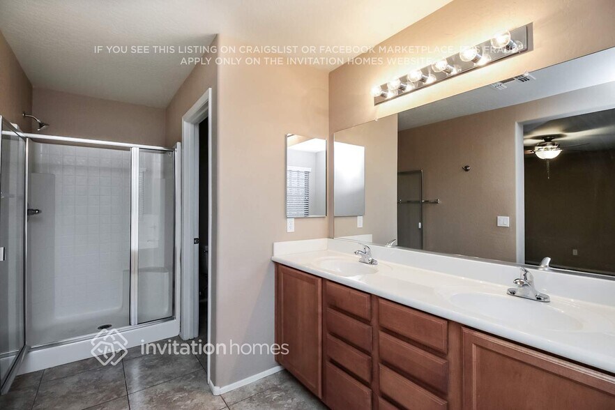 Building Photo - 3934 E Jasper Dr