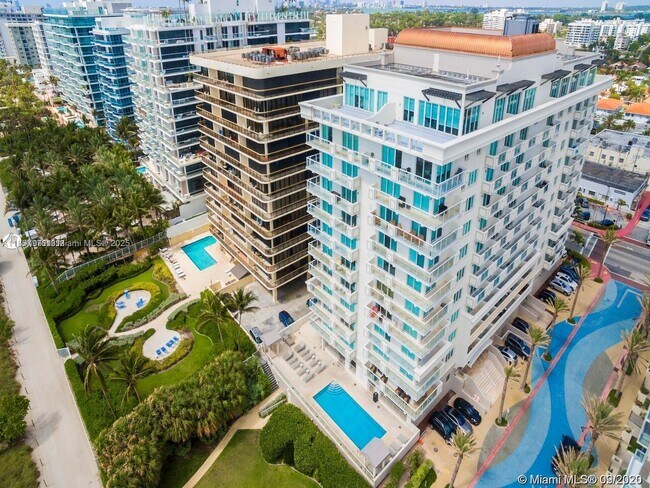 Primary Photo - 9499 Collins Ave