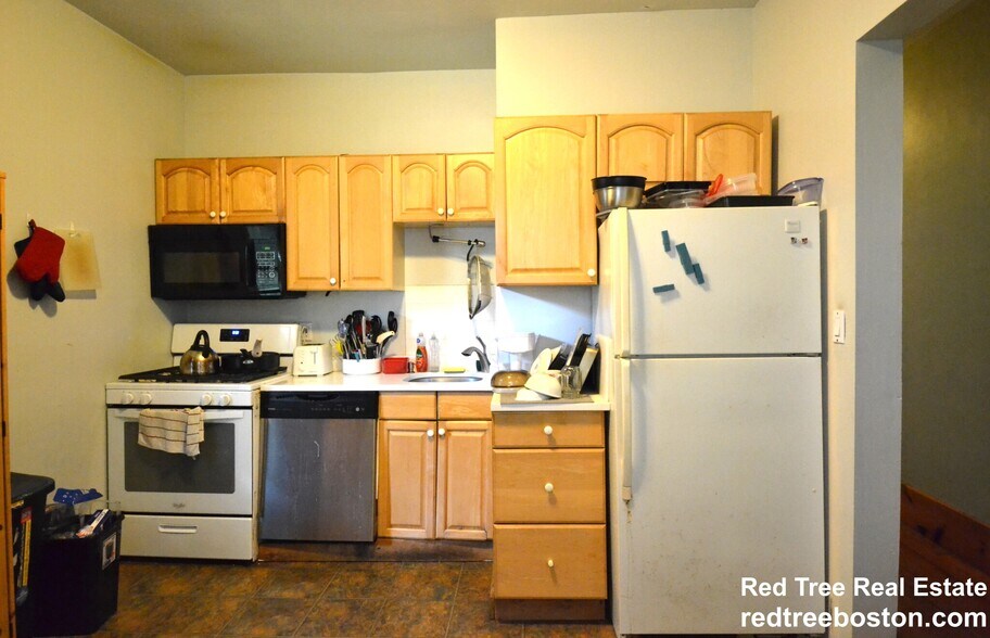 Building Photo - 12 Bennett St