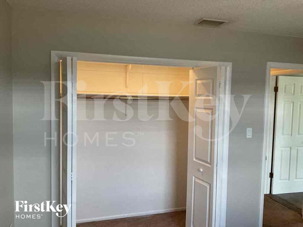 Building Photo - 557 Mayview Ave NW