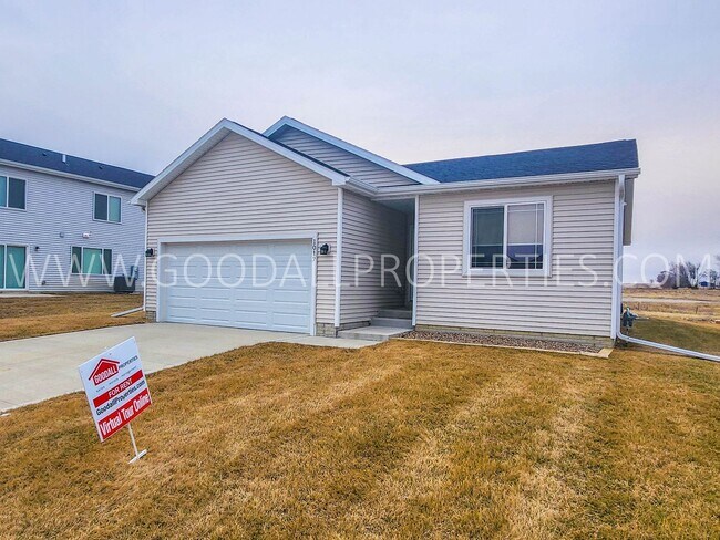 Primary Photo - 3 Bedroom, 2 Bathroom Single Family Ranch