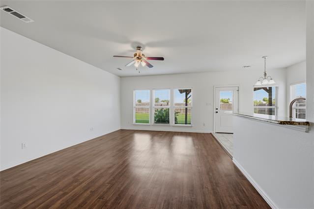 Building Photo - 1720 Fairway Dr