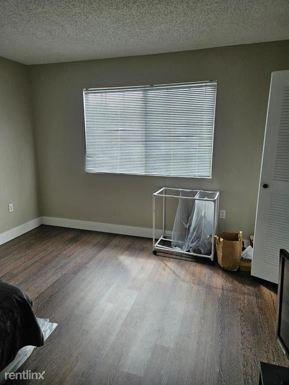 Building Photo - 5001 Wiles Rd