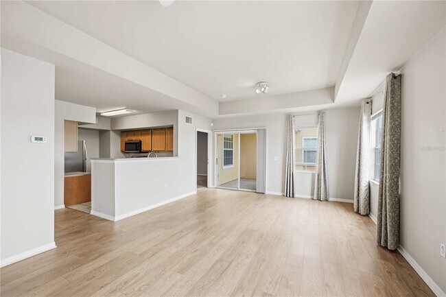 Building Photo - 1025 Villagio Cir