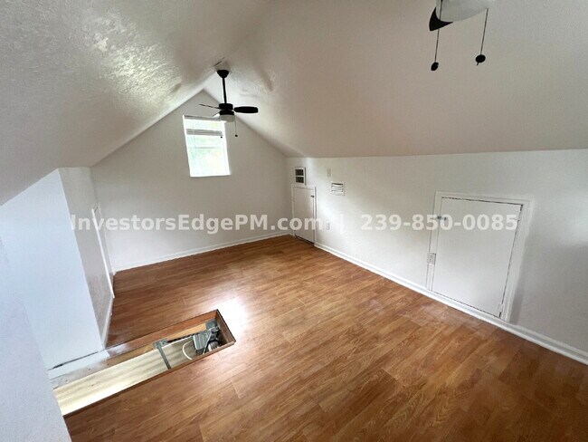 Building Photo - Beautifully Renovated 2BR w/ Loft & Private Deck