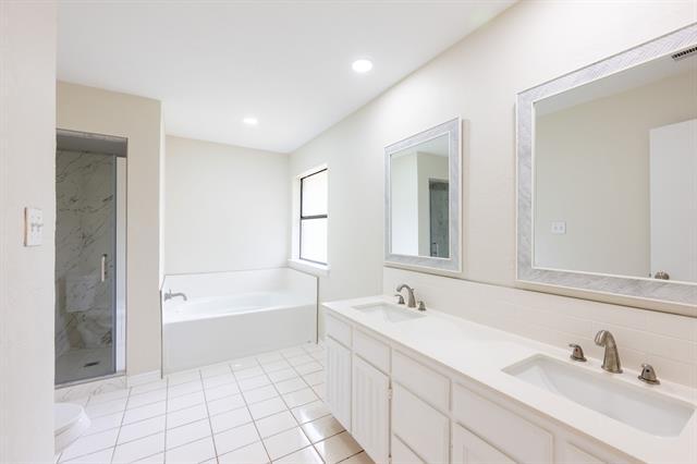Building Photo - 1105 Bayshore Dr