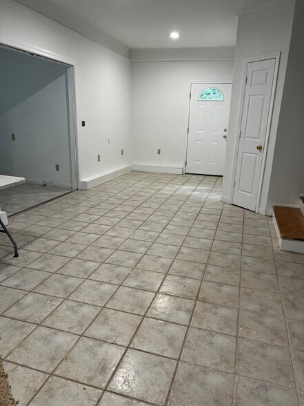Building Photo - 12848 Farm Pond Ln