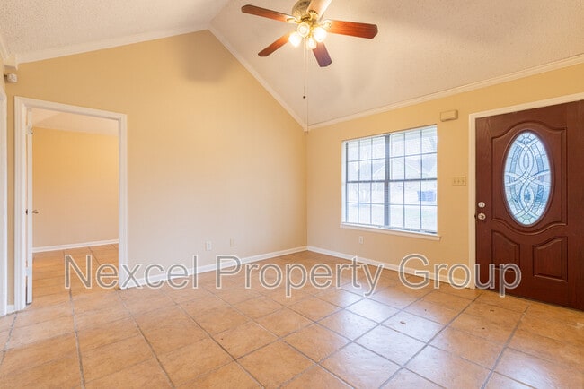 Building Photo - 10152 Yates Dr