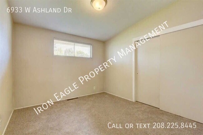 Building Photo - 6933 W Ashland Dr
