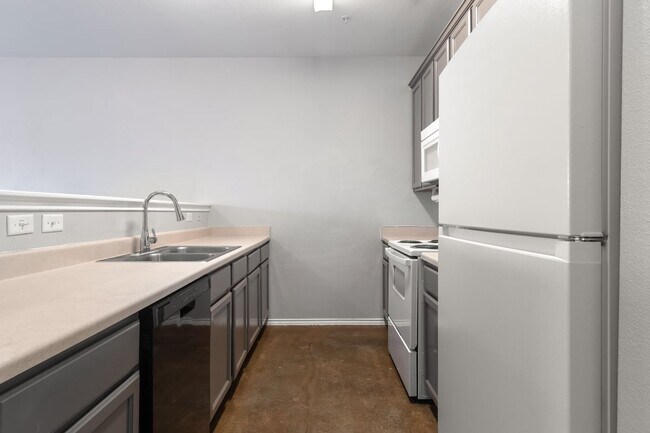 Building Photo - 10714 Mathom Landing