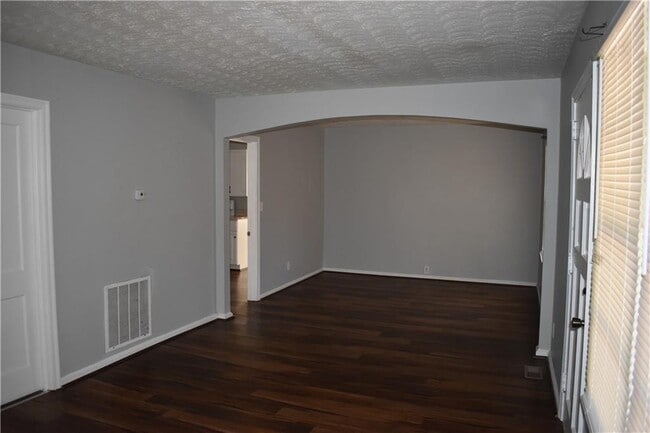 Building Photo - 1703 Kitchens Rd