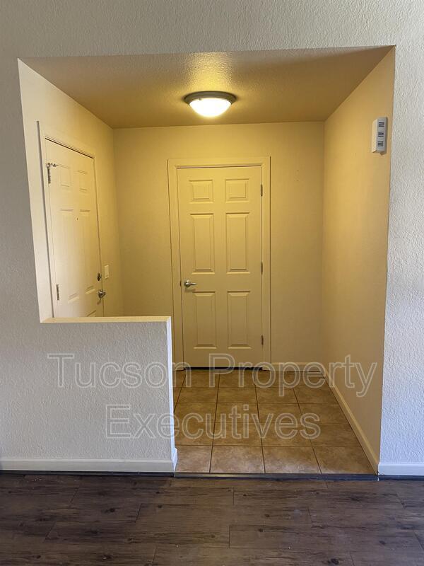 Building Photo - 101 S Players Club Dr