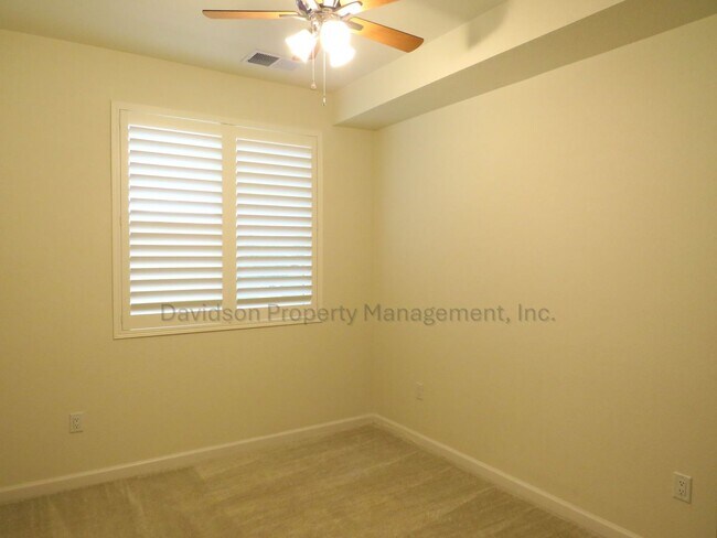 Building Photo - Beautiful Newer 2 Bedroom Condo in Briargate Area