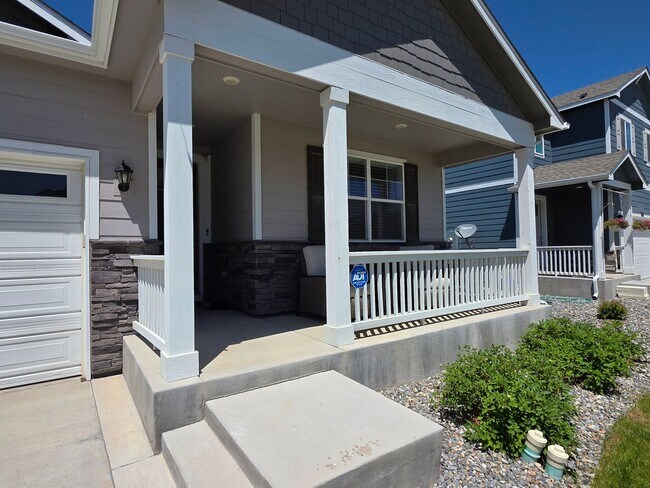 Building Photo - Beautiful Newer Build 3 Bedroom Home in Be...