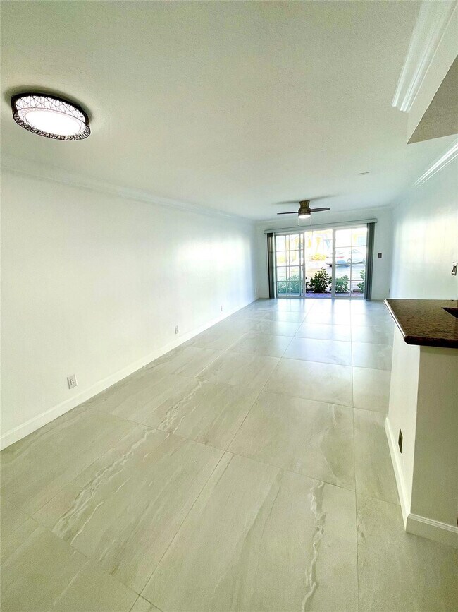 Building Photo - 1515 E Broward Blvd