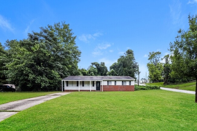 Building Photo - 904 Kirkland Dr