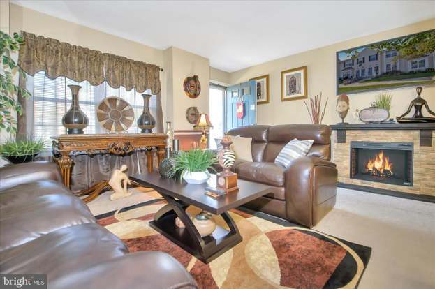 Building Photo - 809 Lindsley Ct