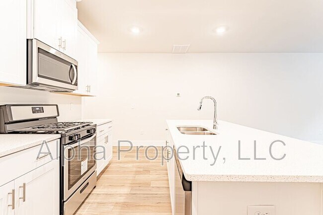 Building Photo - 212 Round Back Way