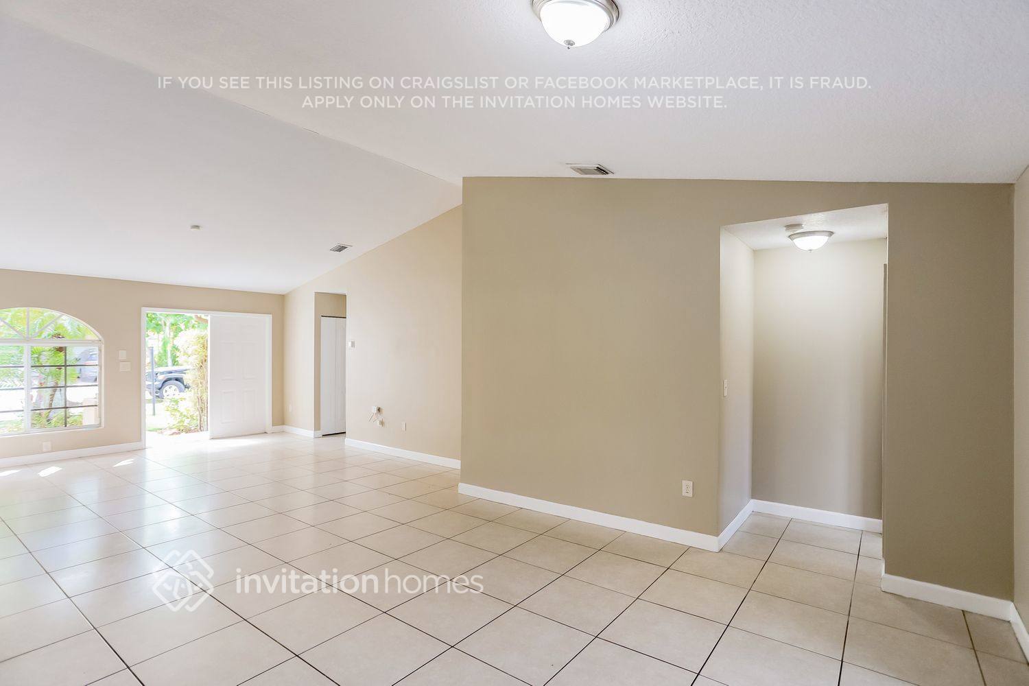 Building Photo - 15113 SW 35th Terrace