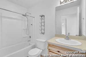 Building Photo - 2720 Golf Dr