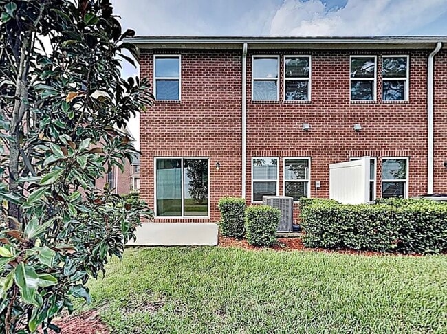 Building Photo - 1589 Landau Rd