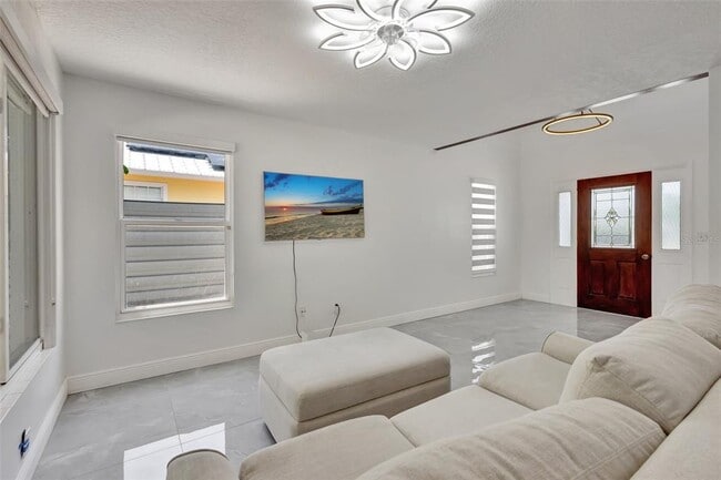 Building Photo - 217 Marina Dr