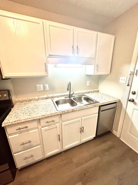 Interior Photo - Claremont Hills